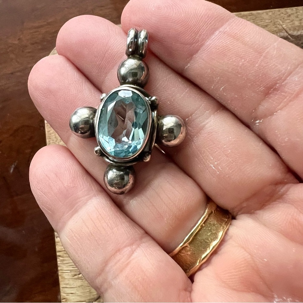 Vintage sterling Silver Cross Pendant with Blue topaz gemstone gorgeous - Picture 7 of 7